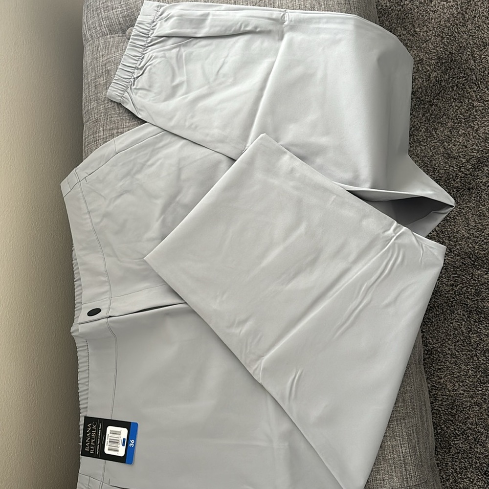 NWT Banana Republic Men’s Motion Tech Hybrid 36 waist